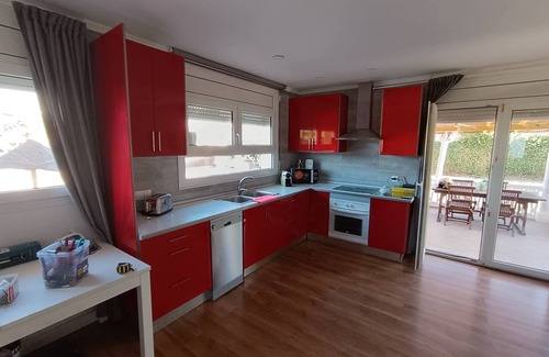 Cap de Salou Villa | Global Villa Bianca con piscina y barbacoa