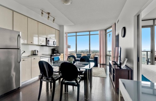 Bay Cloverhill Condominio | GLOBALSTAY. 3 BR Panoramas Lake Ontario