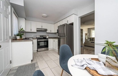White Oaks Casa | GLOBALSTAY. Elegant 3 Bedroom Townhouse in London