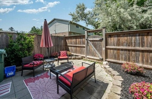White Oaks Casa | GLOBALSTAY. Elegant 3 Bedroom Townhouse in London