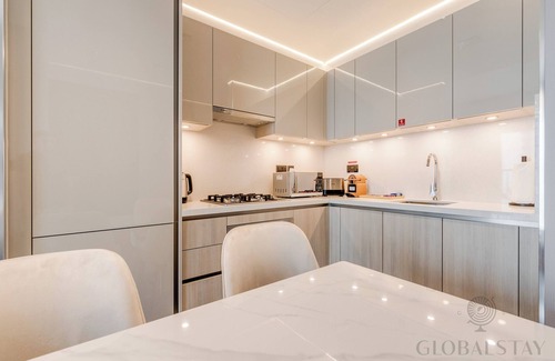 Nad Al Sheba Apartamento | GLOBALSTAY. The Crest Tower C Apartments