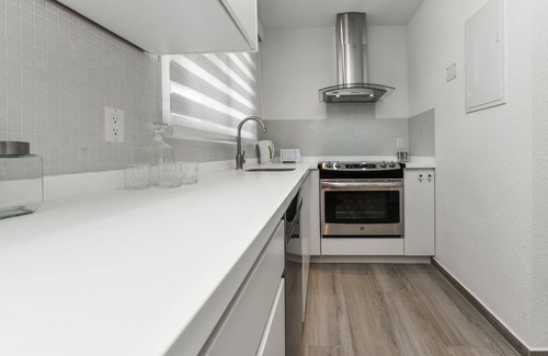 Ponton Apartamento | Gloednieuw Appartement met Zeezicht. Fantastisch Gelegen 5 min van the Beach