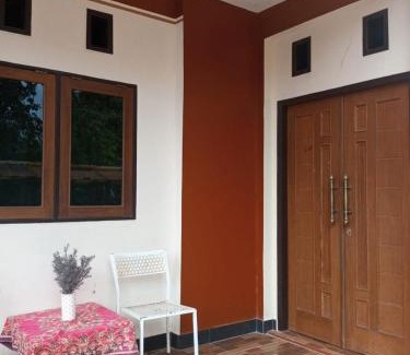 Ambon Casa | Gloria Guest House