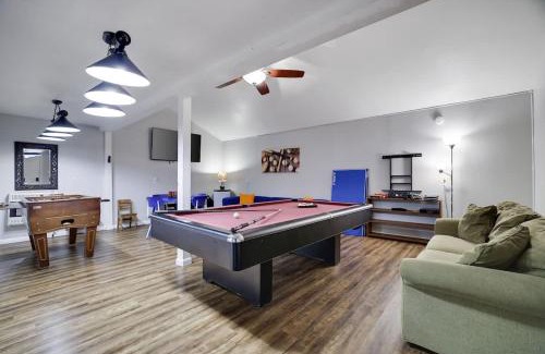 Briar Crest Woods Casa | Gloria's Hot Tub Game Room Fire Pit