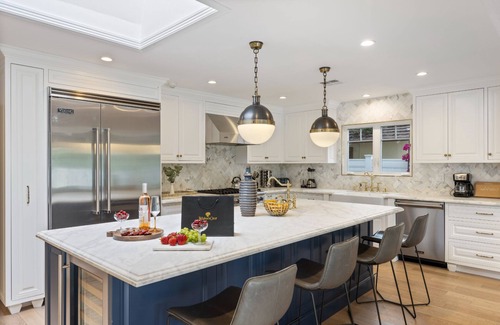 Encino Villa | Gloria - Traditional Home with Contemporary Styling in the heart of Encino