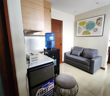 Legazpi Cama Y Desayuno | Gloria Tree Mayon and Park View Residences