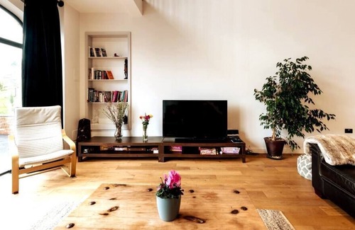 Coberley Casa | Glorious Cotswold Coach House, for Families, Get-togethers
