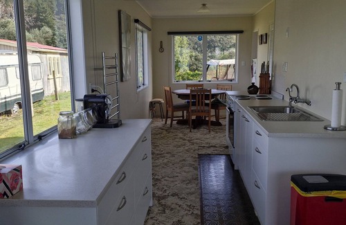 Kawhia Cabaña | Glorious views and relaxation a plenty