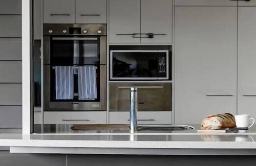 Valla Beach Casa | Glossies Coastal Retreat - Relax and Escape, Pets OK