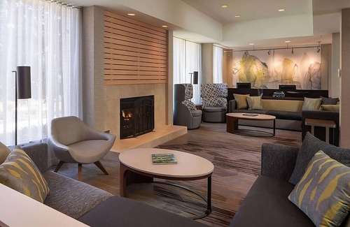 Pleasant Hill Hotel | Gloucester Berkeley Rose Garden! 3 Family-friendly Suites w/ Starbucks & Parking