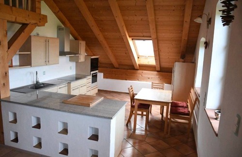 Saaldorf-Surheim Apartamento | Glück vacation apartment, 110 m², with gallery and mountain view