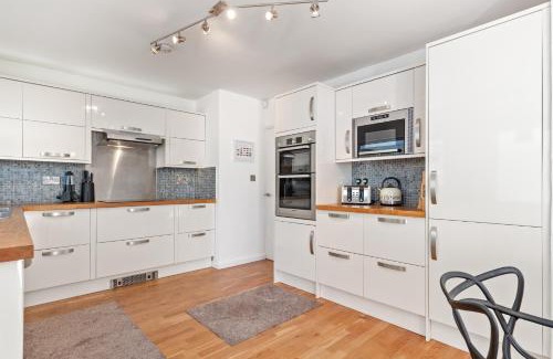 Saundersfoot Casa | Glynmar - Sea Glimpses Hot Tub Pool Table