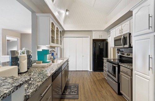 Rowlett Casa | Go jump in the Lake-Ray Hubbard