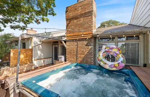 Rowlett Casa | Go jump in the Lake-Ray Hubbard