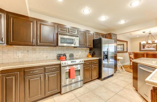 St. George Apartamento | Golf Getaway 5 Mi to Dtwn Las Palmas Resort Condo