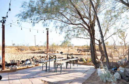 Landers Casa | Goat House - Bbq, Hammocks And Dark Skies! 1 Bedroom Home by RedAwning