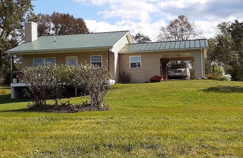 Haywood Cabaña | Gobbler Hill Cottage at Rocky Run Sustainable Farm