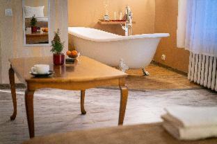 Old Town Hotel | Godart Rooms Guesthouse