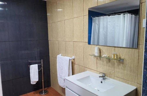 Armamar Casa | Gojim Casa Rural - Family apt (2 Adults + 1 Child)