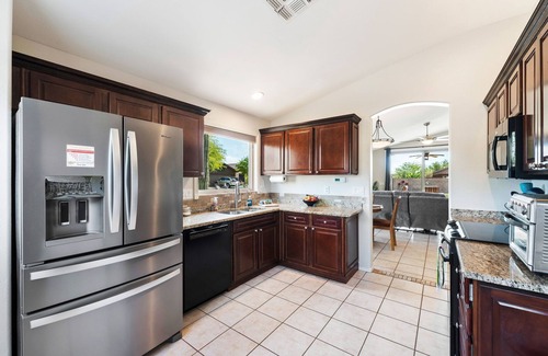 Gold Canyon Casa | Gold Canyon East 3/2 with Putting Green