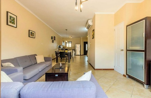 Gold Coast Casa | Gold Coast - 2br3ba Gated Community w Pools Gym
