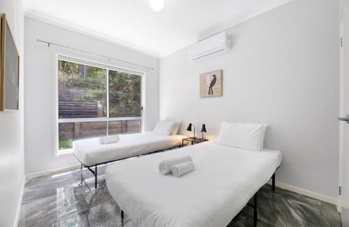 Upper Coomera Casa | Gold Coast Family Stay - 4BR Near Theme Parks