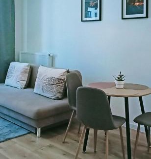 Pruszkow Apartamento | Gold Key komfortowe mieszkanie z parkingiem w centrum