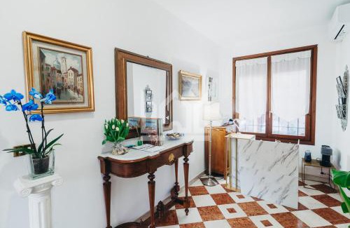 Ferrara Historic Centre Apartamento | Gold Palace *