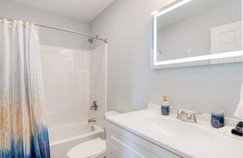 Evergreen Casa | Gold Rush | MT Sky Haus- 8 mins from airport
