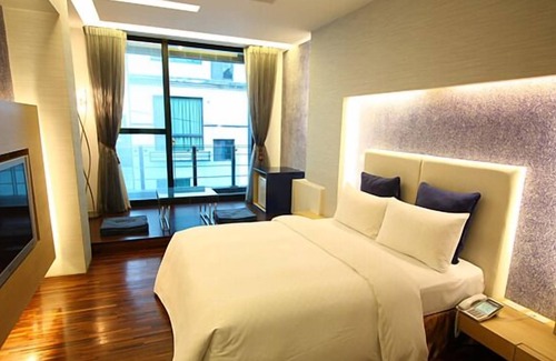 Big Beach Cama Y Desayuno | Gold Sandy Beach Hotel