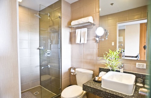 Lapu-Lapu Hotel | Goldberry Suites & Hotel Mactan