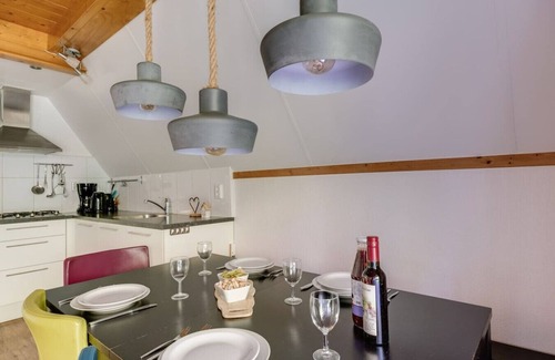 Zwiggelte Casa | Goldcrest I Bungalow with Fireplace and Garden