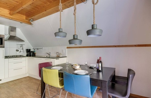 Zwiggelte Casa | Goldcrest I Bungalow with Fireplace and Garden
