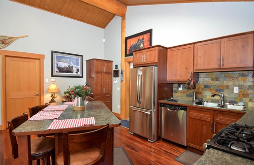 Golden Cabaña | Golden Acres Mountain Lodge-Loft