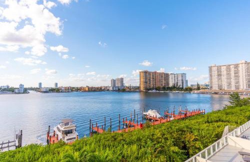 Sunny Isles Beach Apartamento | Golden Bay 502