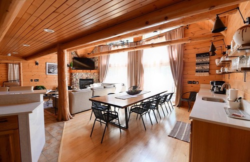 Baraboo Casa | Golden Bear Lodge Near Ho Chuck Casino