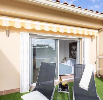 Vilafranca del Penedés Villa | Golden Coast Retreat by Fidalsa