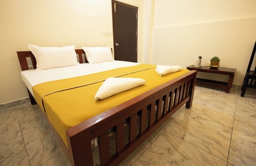 Kakabe Cabina | Golden Crest Residences