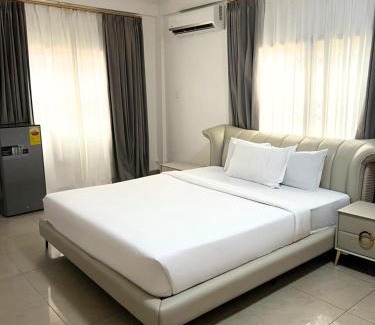 Teshie Hotel | Golden Crystal Hotel in East Legon