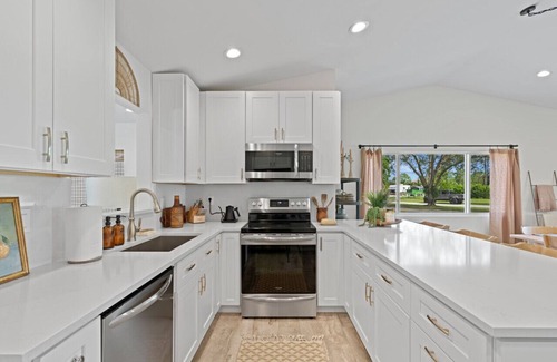 Palm Beach Country Estates Casa | Golden Fall Stay Views, Vibes & Pickleball