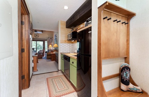 Purgatory Condominio | Golden Feather Getaway (#552) |Near Ski - Deck - Golf/AC/ Pool/Hot Tub