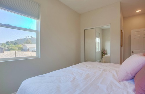 San Marcos Casa | Golden Fields Farmhouse With Playground!