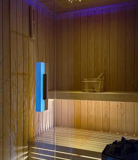 Novo Sarajevo Apartamento | Golden Fish in Jungle Jacuzzi Sauna Sarajevo