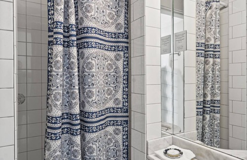 Lower Nob Hill Hotel | Golden Gate Hotel