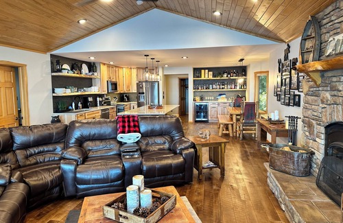 Stone Lake Cabina | Golden Getaway - 40 'de la playa de arena!