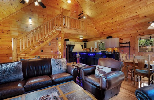 Ridgeline Vistas Cabina | Golden Getaway- Mineral Bluff GA
