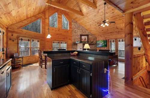 Ridgeline Vistas Cabina | Golden Getaway- Mineral Bluff GA