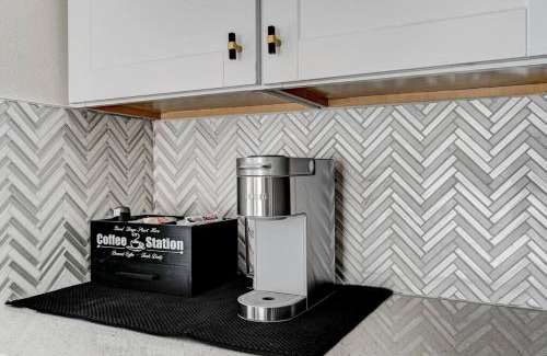 North Las Vegas Casa | Golden Glow Retreat