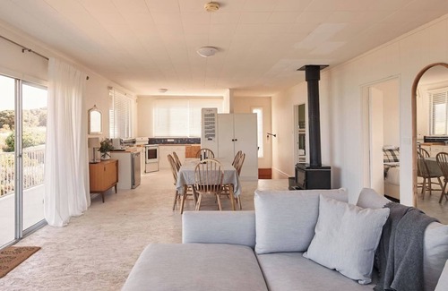 Surf Coast Casa | Golden Gully Beach Shack A Relaxed Oceanfront Stay