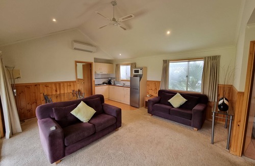 Beechworth Hotel | Golden Heritage Cottages